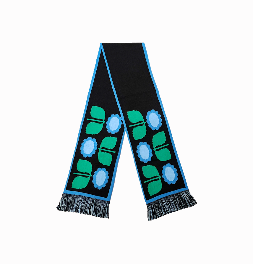 Daisy Reversible Scarf
                Clover Multi