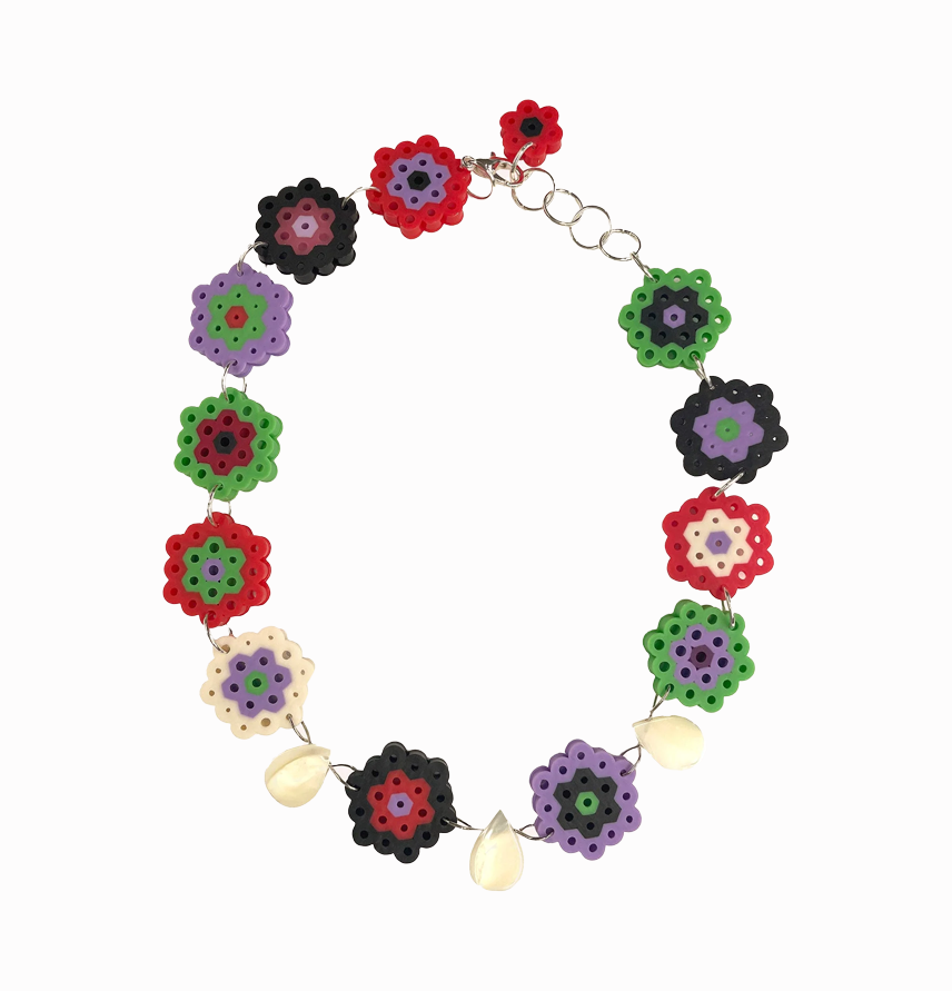 Daisy Chain Shell Choker
                Red Multi