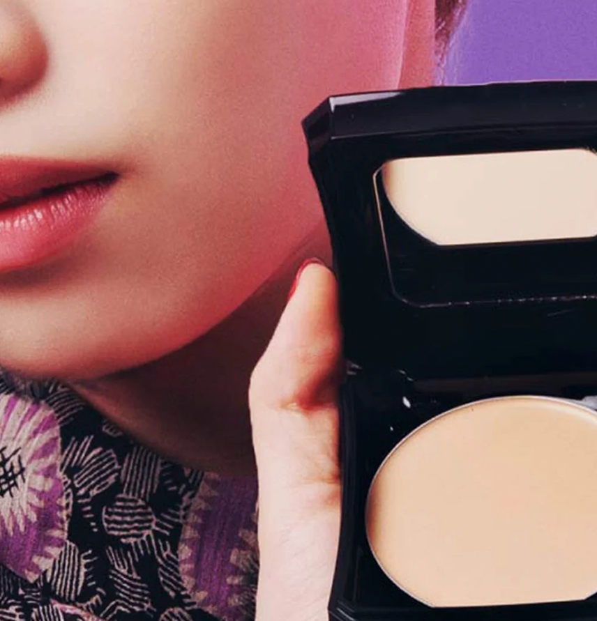Limited Edition: Foundation and 
                Eye Color Compact Gift Set